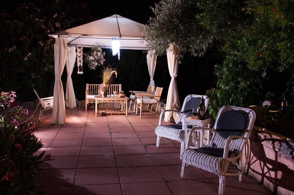 Bed & Breakfast Yin & Yang San Pantaleo Dış mekan fotoğraf