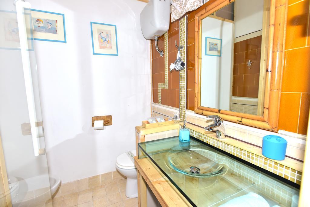 Bed & Breakfast Yin & Yang San Pantaleo Dış mekan fotoğraf