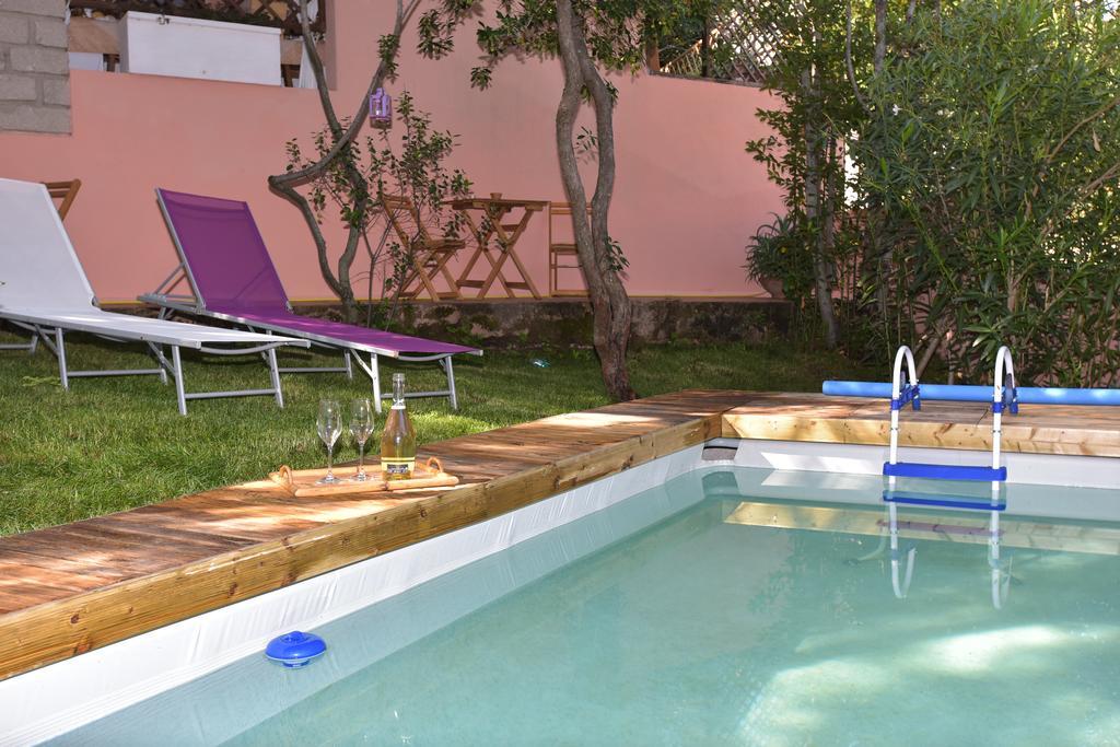 Bed & Breakfast Yin & Yang San Pantaleo Dış mekan fotoğraf