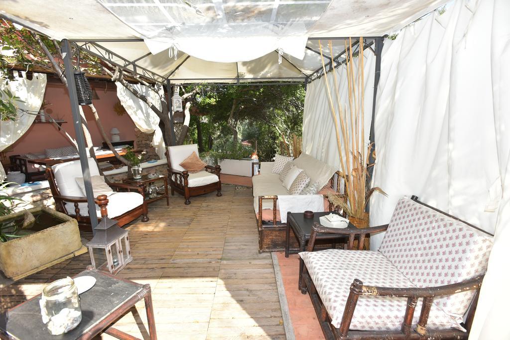 Bed & Breakfast Yin & Yang San Pantaleo Dış mekan fotoğraf