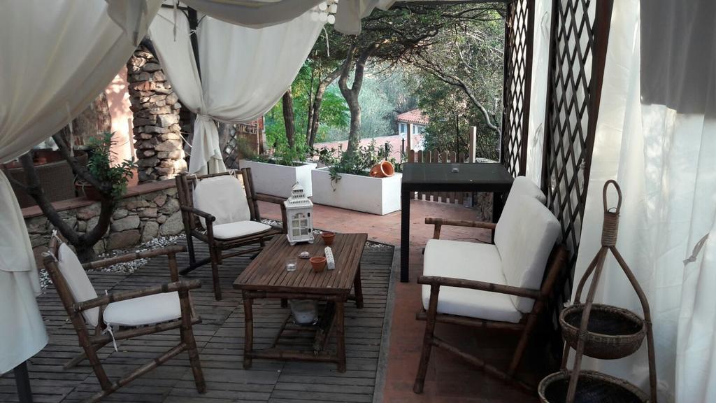 Bed & Breakfast Yin & Yang San Pantaleo Dış mekan fotoğraf