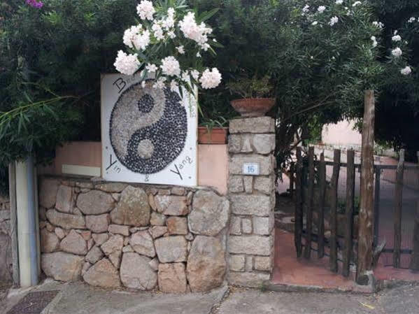 Bed & Breakfast Yin & Yang San Pantaleo Dış mekan fotoğraf