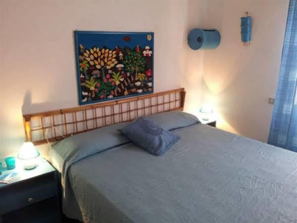 Bed & Breakfast Yin & Yang San Pantaleo Dış mekan fotoğraf