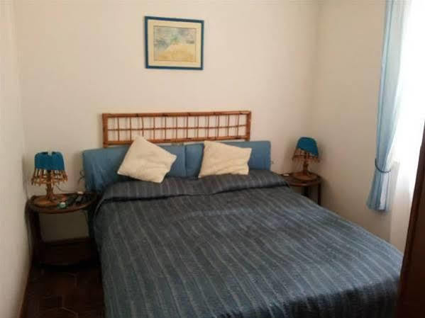 Bed & Breakfast Yin & Yang San Pantaleo Dış mekan fotoğraf