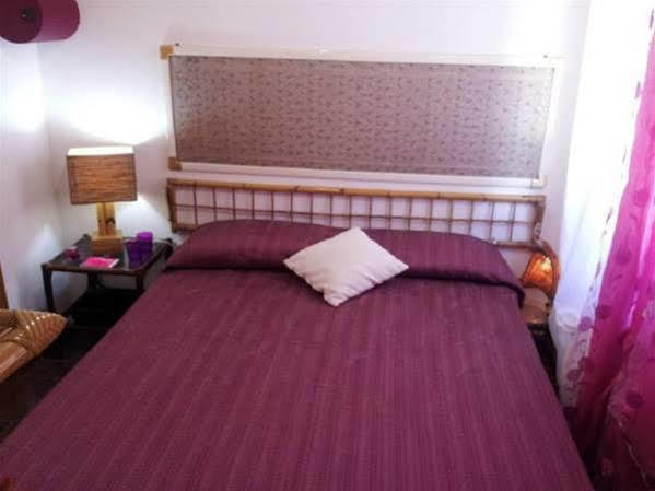 Bed & Breakfast Yin & Yang San Pantaleo Dış mekan fotoğraf