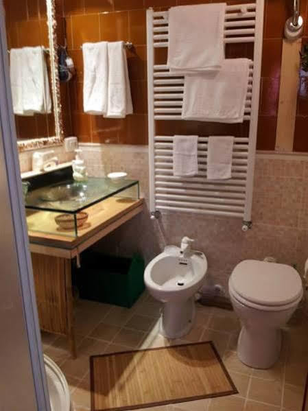 Bed & Breakfast Yin & Yang San Pantaleo Dış mekan fotoğraf